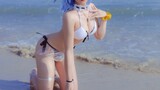 【cos合集】小姐姐cosplay碧蓝航线加斯科涅泳装，我弟弟说他好了这海也太白了吧！