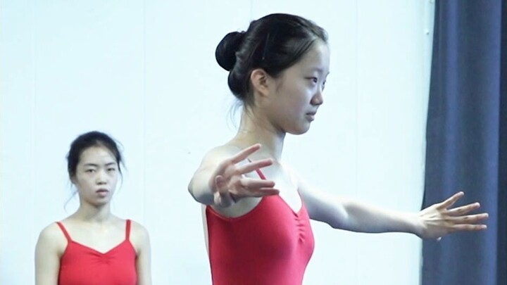 [Dancers] Dancers of the 25th class, come and challenge the three-beat drag...