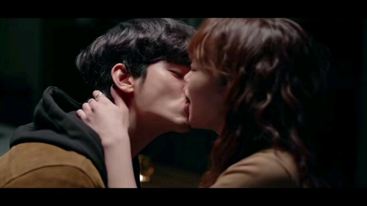 Film|Kim Soo-hyun's Super Sweet Kissing Scene
