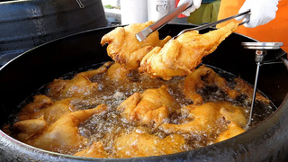 / korean fried chicken - korean street food