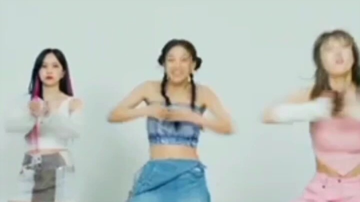 Mina: Saya tua dan lemah.