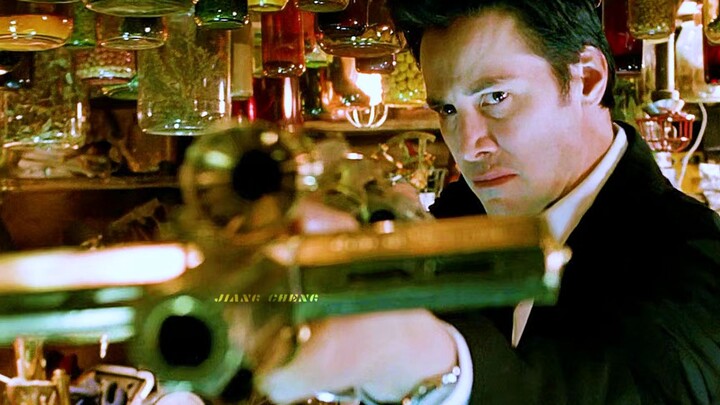 Constantine, người trừ tà vật lý đầu tiên có Holy Blaster
