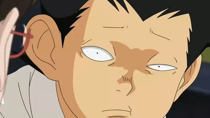 I really admire this naughty kid. How dare you put this kind of thing in your mouth!