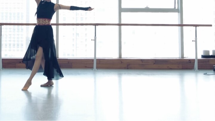 【เพลง Pozhen】ผลงานต้นฉบับ: Zi Yan จาก Qingyun Dance Club ยอดเขาสูงชันตั้งตระหง่าน เมฆเคลื่อนตัวในตอน