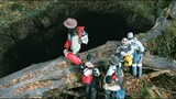 Group of Women Explore a Mysterious Cave, But They Don’t Know It’s Their Last Moments Together!