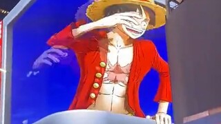 Versi film One Piece 3D dengan mata telanjang layar besar dari diva berambut merah MERAH dipromosika