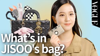 [ENG] 지수의 가방 속 최초 공개! 블핑 멤버들도 탐낸 아이템은?JISOO reveals what's in her bag for the first time! | MY VOGUE