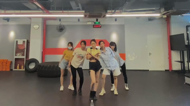 【Dance Cover】Queendom | In The Dance Studio | Red Velvet