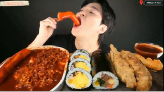 Mì cay, tokbokki, cơm cuộn, bánh bao chiên phần 1 #mukbang