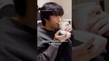 #JangKiyong crouched in a ball sipping coffee is everything #TheAtypicalFamily #BehindtheScenes