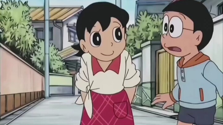 Ternyata ibu Nobita melepas kacamatanya dan ternyata seorang wanita cantik