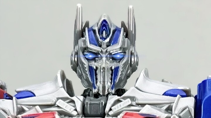 Transformers SS Knight Optimus Prime, trụ cột hiệp sĩ chính thức tuyệt vời nhất
