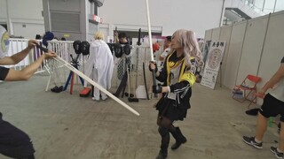 Life|There were Sword Fights at Comicon?