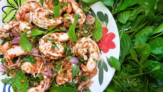 ลาบกุ้งผักรวม กุ้งหวาน แซ่บนัว Labb Kung Spicy salad shimp