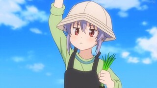 Lian Jiang is also cute when planting rice seedlings