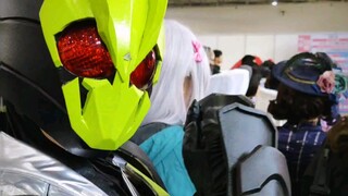 การสนับสนุนอย่างมืออาชีพของ Kamen Rider ที่ Comic Expo น่ารักมาก~