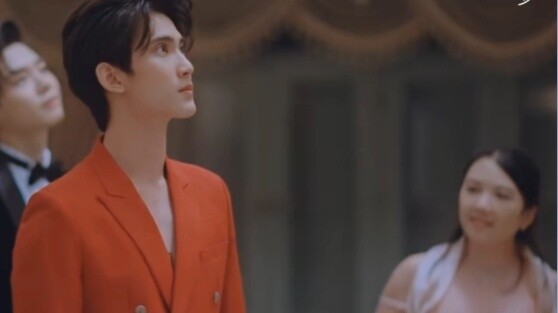 [Love in Love] Years later, he returned from the banquet dressed in red. He was amazed by the time. 