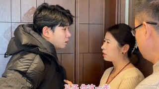 《返校大学生》