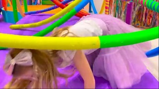 Nastya học cách làm Slime Bộ sưu tập video