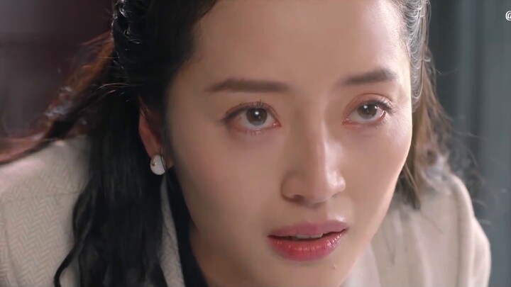 【ฝูงชน】กลุ่มคนกำลังปาร์ตี้กัน และบางคนก็ตะโกน