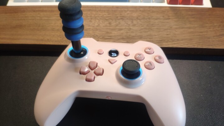 🎮This is how the high joystick of the controller should be used,,, right? ? ?