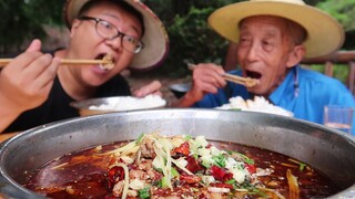 四川农村：教你正宗的水煮肉片做法，比饭店都好吃，看一半就饿了