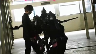 Kamen Rider Decade Kadoya Shi (Kamen Rider Decade) bentuk lengkap