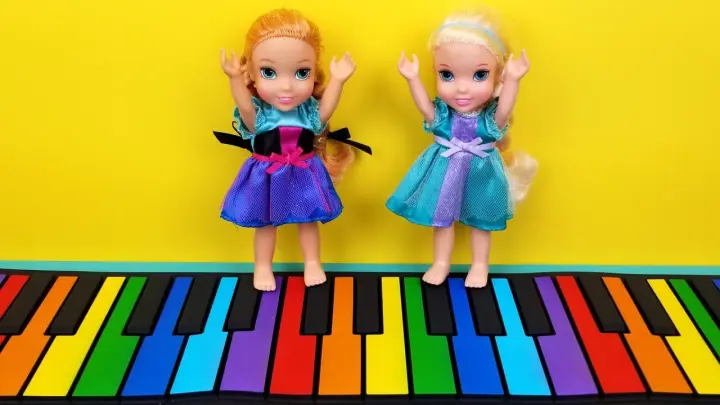 Music ! Elsa and Anna toddlers - singing - playdate - LOL dolls - drums - piano - music