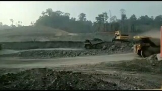 ketika mereka berpikir pekerjaan kita itu enak.