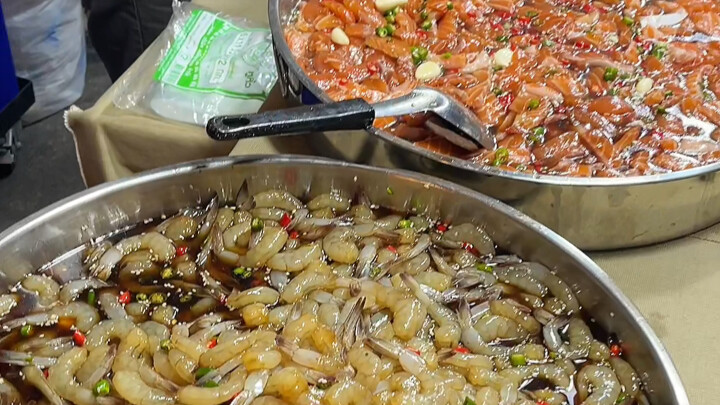 Makanan Thailand: beberapa p* juga bisa makan salmon mentah yang diasinkan, udang, kepiting, dan