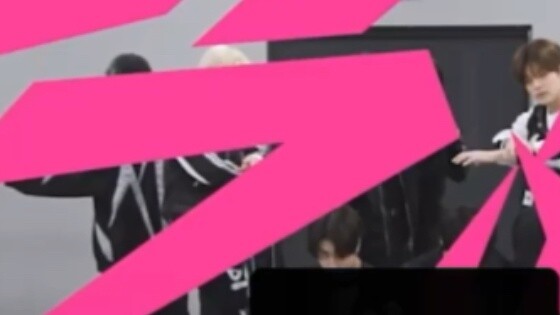 Huh? You guys are dancing so much in unison, you're really going to die｜乐(LALALALA) Practice room do