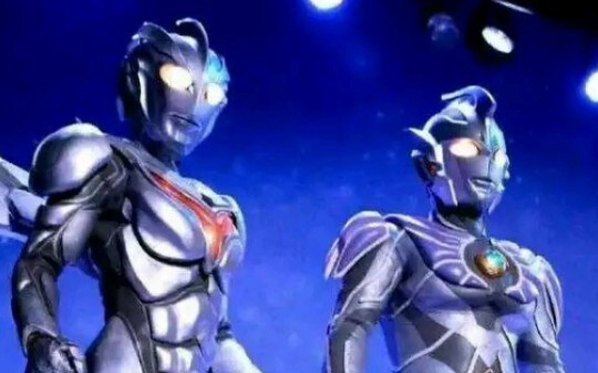 Ultraman đẹp trai nhất năm đó đã đến giải cứu