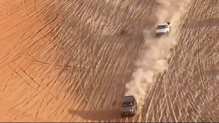 Amazing Jeep Stunt in Desert amazing video of 2025