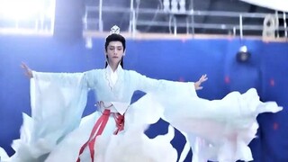 [Luo Yunxi|Tan Tai Jin] Tại sao yêu thần lại phải bị treo bằng dây? Chỉ cần bay thẳng