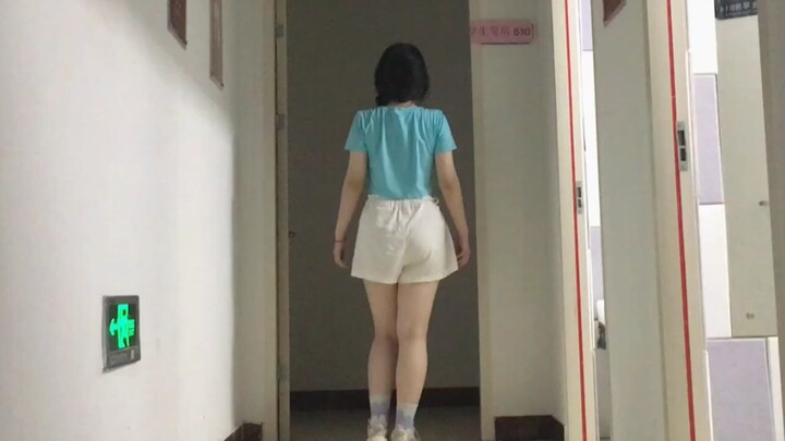 如何在狭窄的空间走位七麻八辣