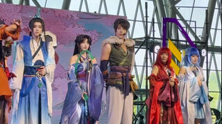Tôi đã cosplay một nhân vật trò chơi từ 18 năm trước tại một hội nghị truyện tranh. Có ai nhận ra tô