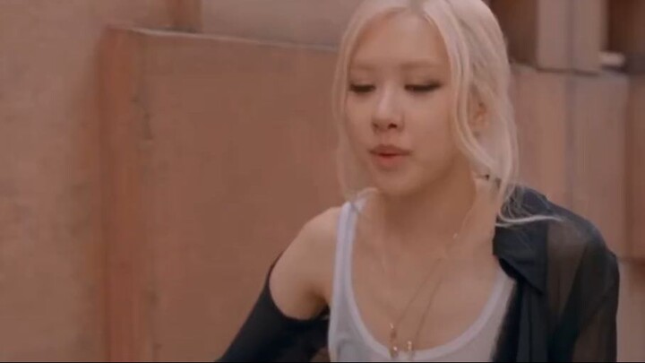 rosé dance performance