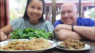 ตำข่า ยำมะม่วง กินคู่กับยอดใบมะยม Green Mango Salad Eat with Star gooseberry Leaf