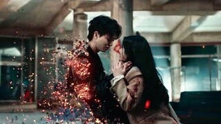 She Has No Idea that the Guy She's bullied him is A pitiless demon ...!