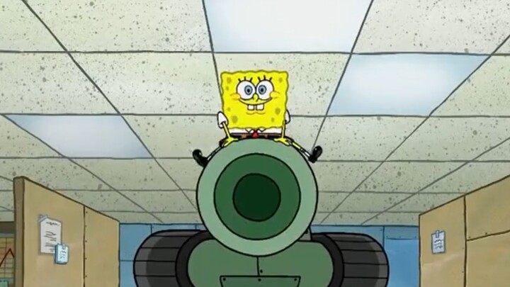 SpongeBob ปะทะกับหุ่นยนต์และในที่สุดก็ขับรถถังเพื่อทำลายมัน