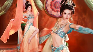 “听说这新来的舞姬，最擅长勾人心魄......”