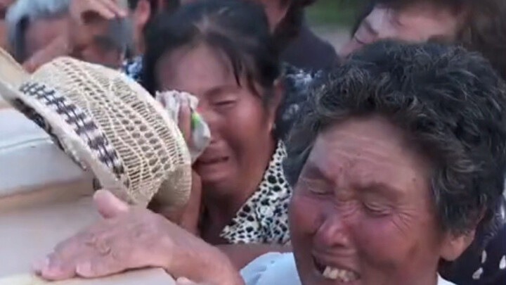 เมื่อสิ่งของบรรเทาทุกข์ของนายพลมาถึงพื้นที่ประสบภัย ชาวบ้านก็ซาบซึ้งใจจนน้ำตาไหล!