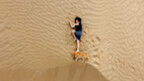 Cho mọi người xem cảnh chó dẫm lên chó bay trên con đường sa mạc ở Taklimakan