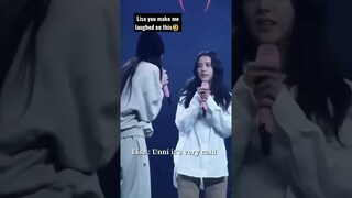 Lisa said button up to Jisoo  then their reaction 🤣 #lisa #blackpink #jisoo