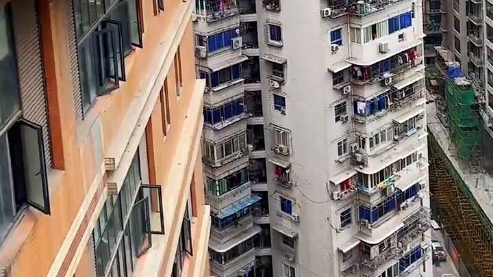 In Chongqing, you think you are on the 25th floor, but in fact you are on the first floor.