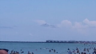 B2 Stealth Bomber flies over Miami Beach (5_30_21) - King Corey