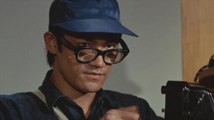 Pretend to be a Telephone repairman by Bruce Lee in <Fist of Fury>