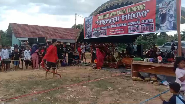 tradisi kuda lumping