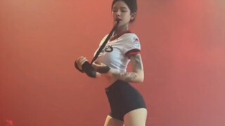 最美女Dj江小白被锤‘不雅’视频！网友怎么看？