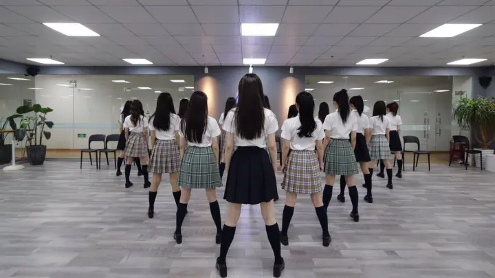 "Do You Want To Dance?" by SNH48 GROUP X We Are Blazing.